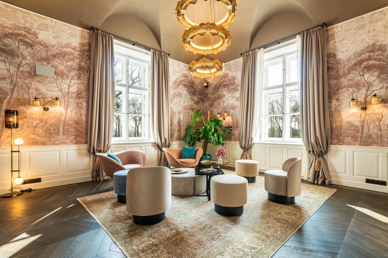 מלון Botaniq Castle Of - Small Luxury Of The World 5*